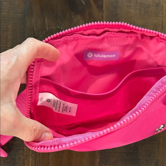 lululemon Vibrant Pink Belt Bag - Picture 3 of 3